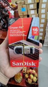 USB dùng trên xe hơi Sandisk CZ33 cruzer fit 16g copy