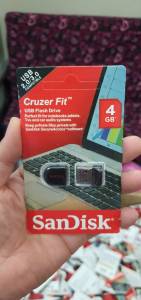 USB dùng trên xe hơi Sandisk CZ33 cruzer fit 4g copy