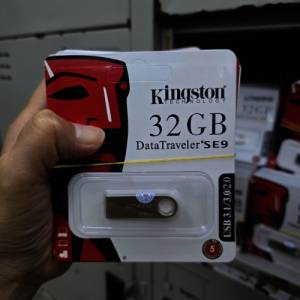 Usb Kingston SE9 32g copy (L1)